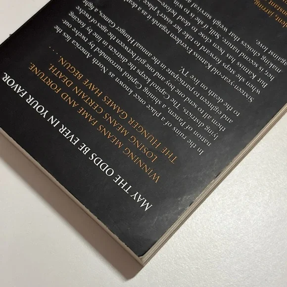 The Hunger Games Trilogy by Suzanne Collins Paperback Box Set Of 3 Novels - Picture 15 of 16